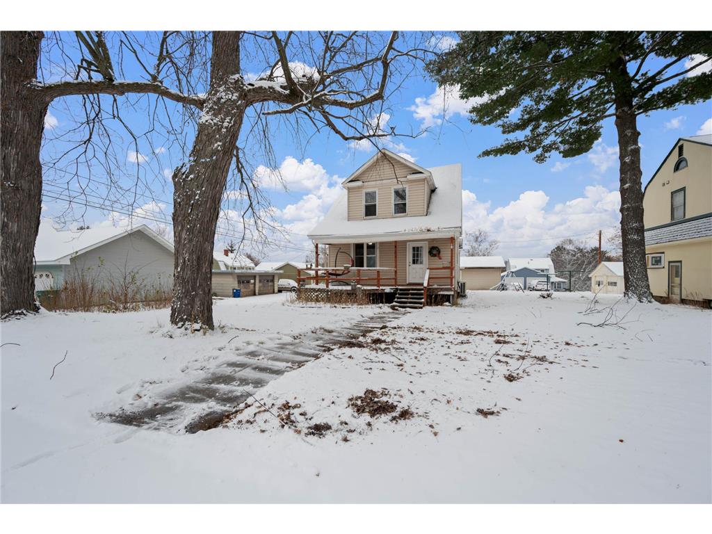 204 Morrison Avenue Coleraine MN 55722 6635746 image1