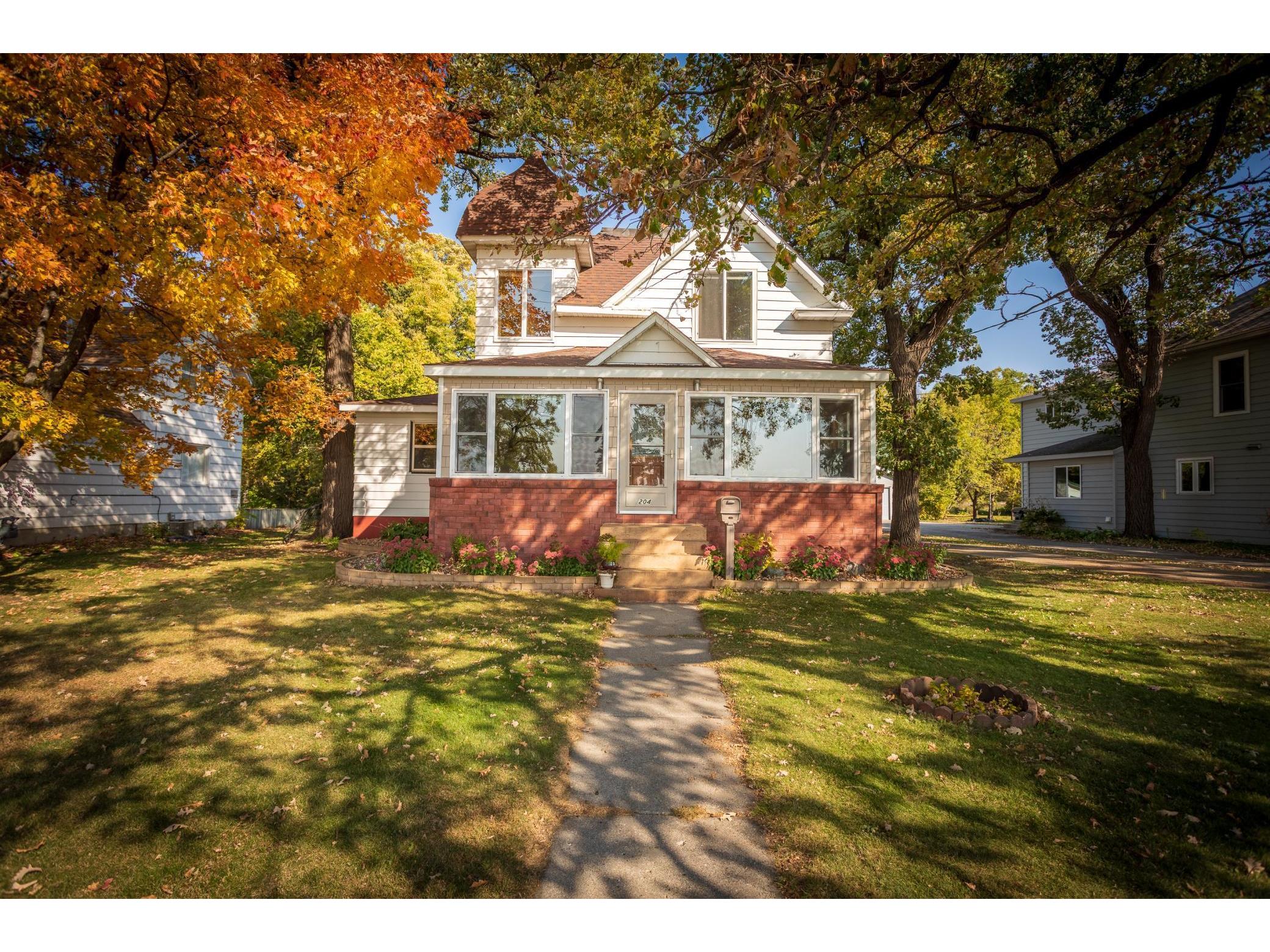 204 N Lakeshore Drive Glenwood Mn 56334 Mls 5731738 Edina Realty