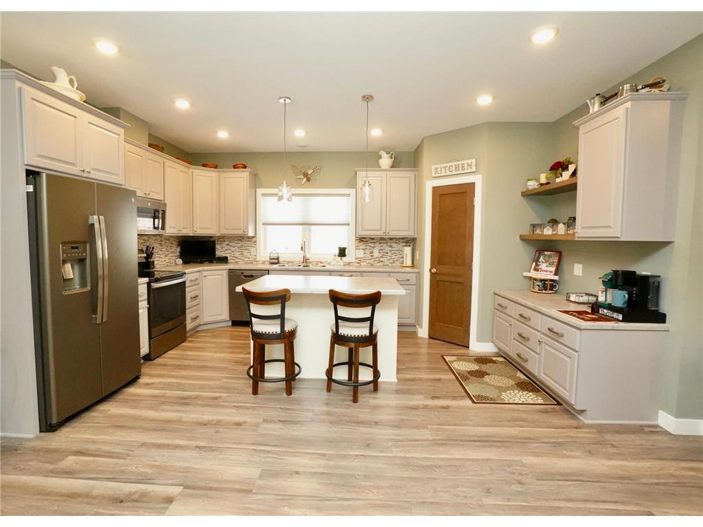 204 Pine Street SW New London MN 56273 6822780 image10