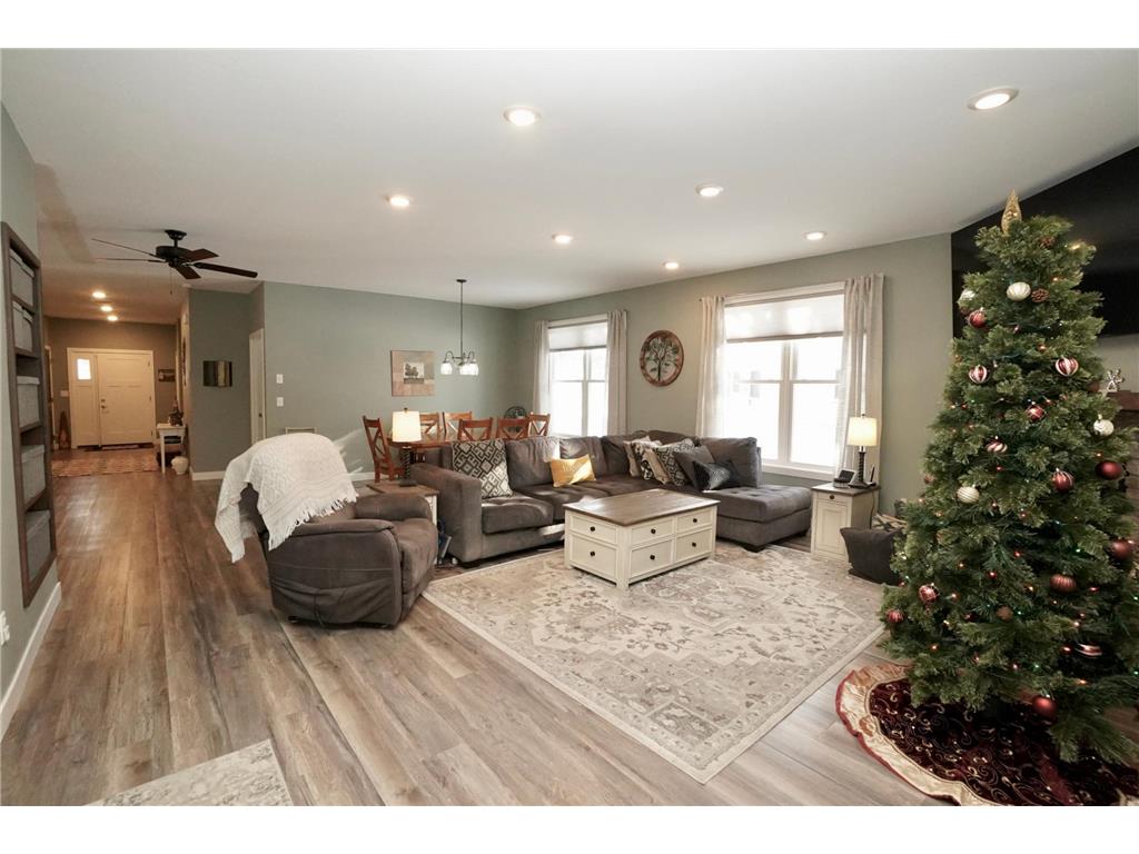 204 Pine Street SW New London MN 56273 6822780 image16