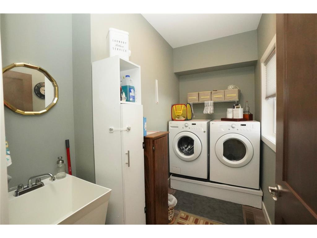 204 Pine Street SW New London MN 56273 6822780 image20