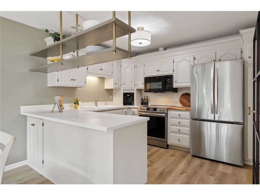 204 River Woods Lane Burnsville MN 55337 6574874 image1