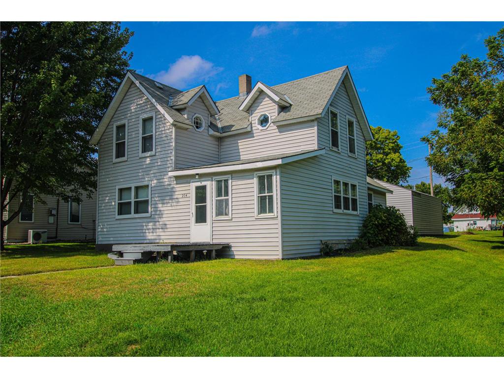 204 W 2nd Street Starbuck MN 56381 6787727 image1