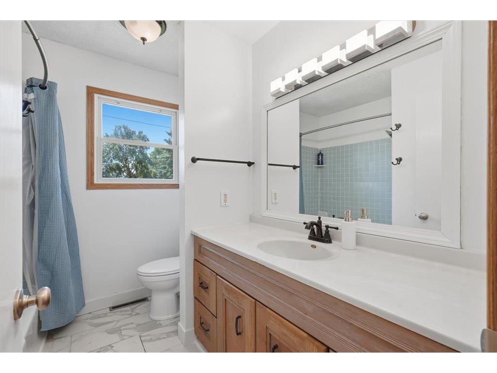 204 W Pine Street Roberts WI 54023 7106574 image14