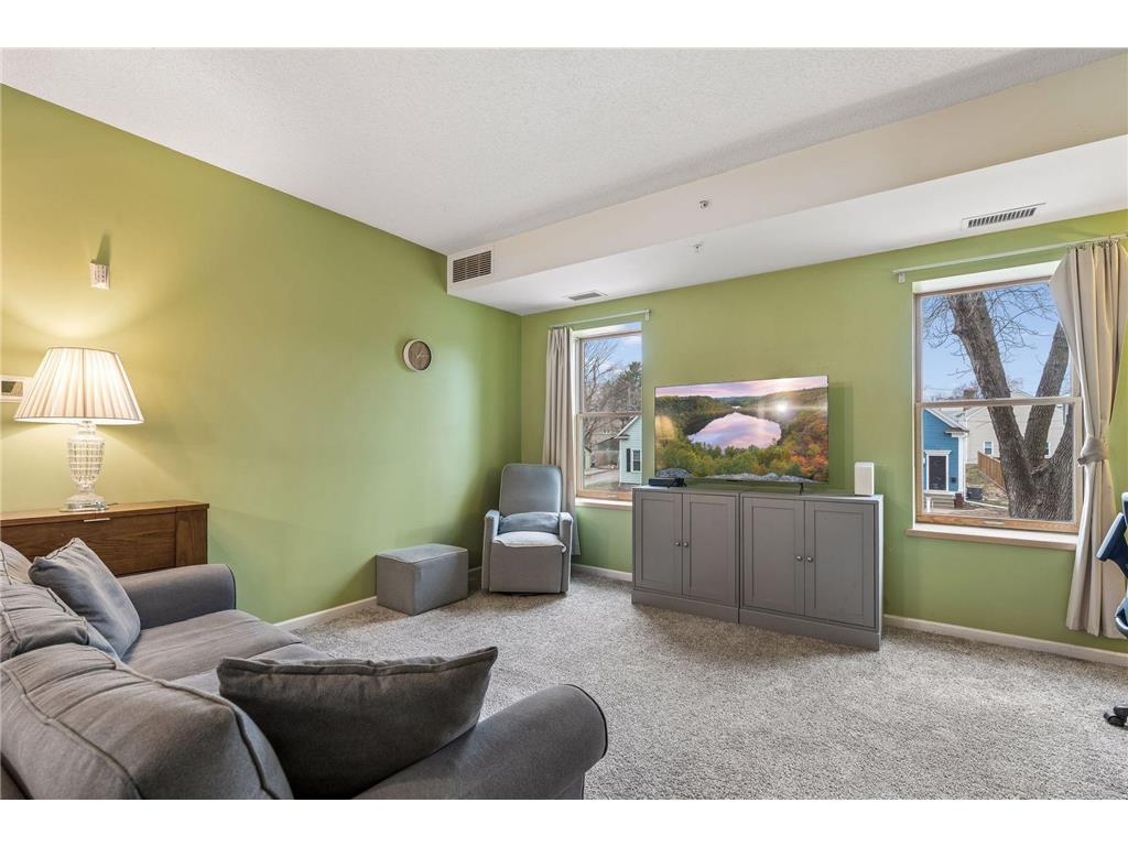 2040 Como Avenue #202 Saint Paul MN 55108 7036433 image5