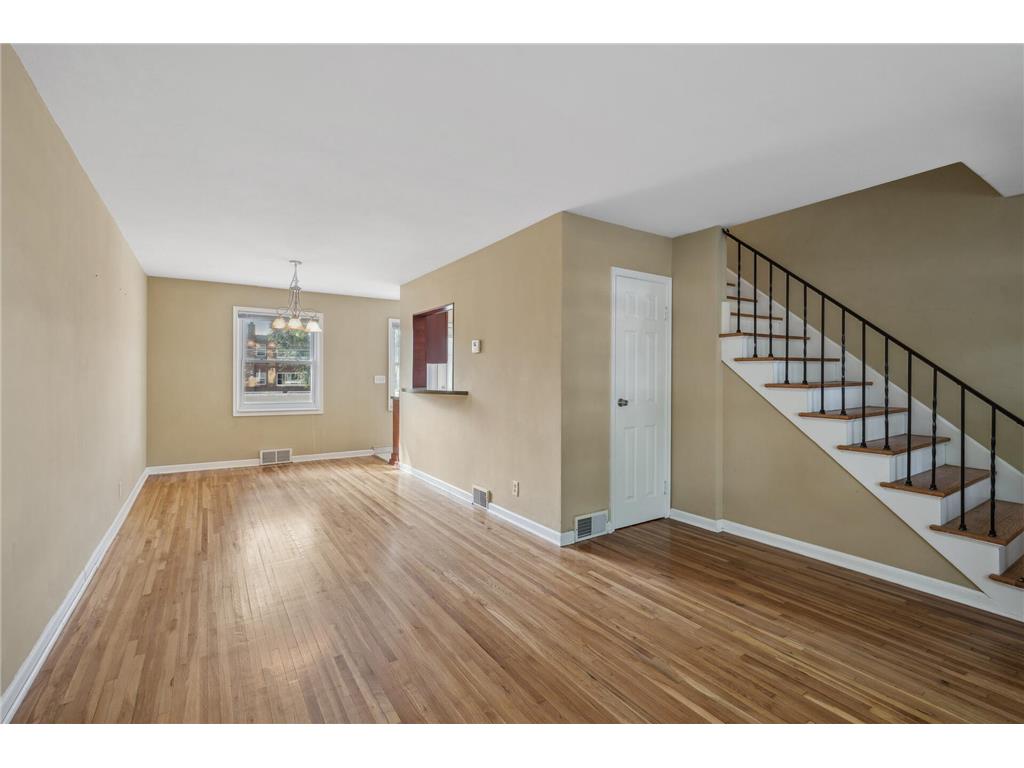 2040 Montreal Avenue Saint Paul MN 55116 6485333 image1