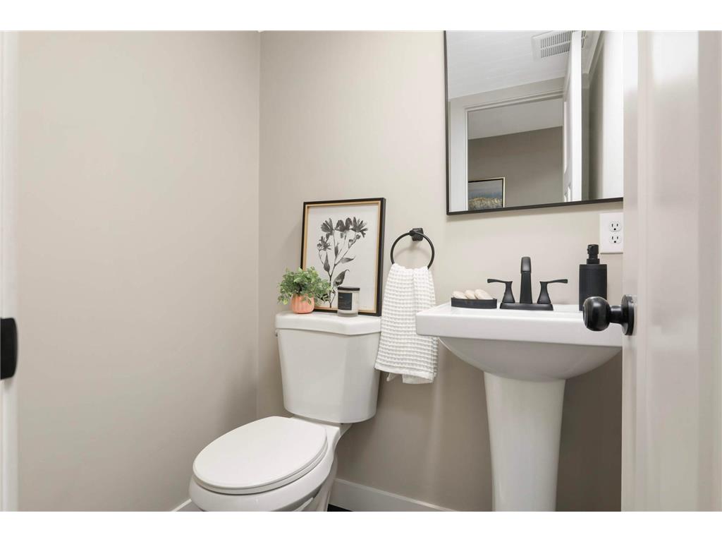 2040 Vagabond Lane N Plymouth MN 55447 6782833 image24