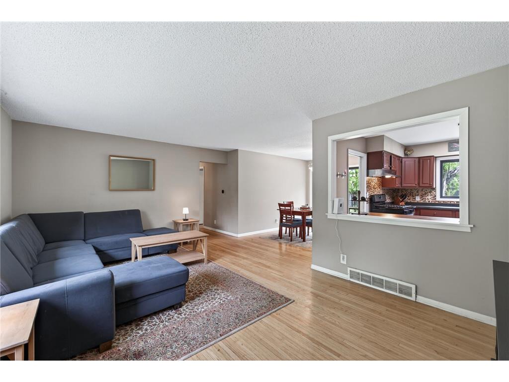 2041 Emerald Lane Eagan MN 55122 7072893 image2