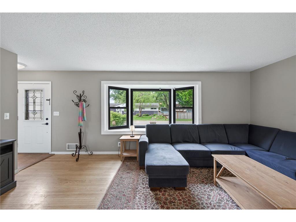 2041 Emerald Lane Eagan MN 55122 7072893 image4
