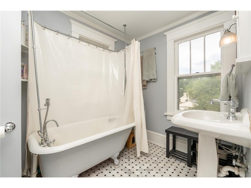 2041 Princeton Avenue Saint Paul MN 55105 7088849 image19