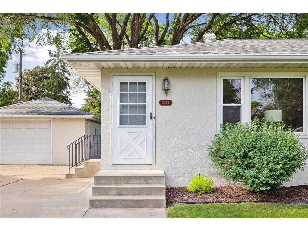 2043 Coral Lane Eagan MN 55122 6372440 image1