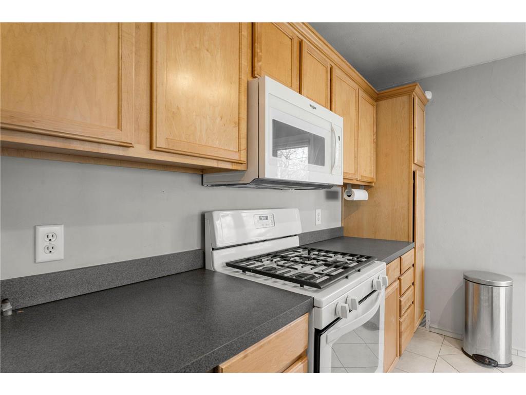 2043 Montreal Avenue Saint Paul MN 55116 7051872 image10