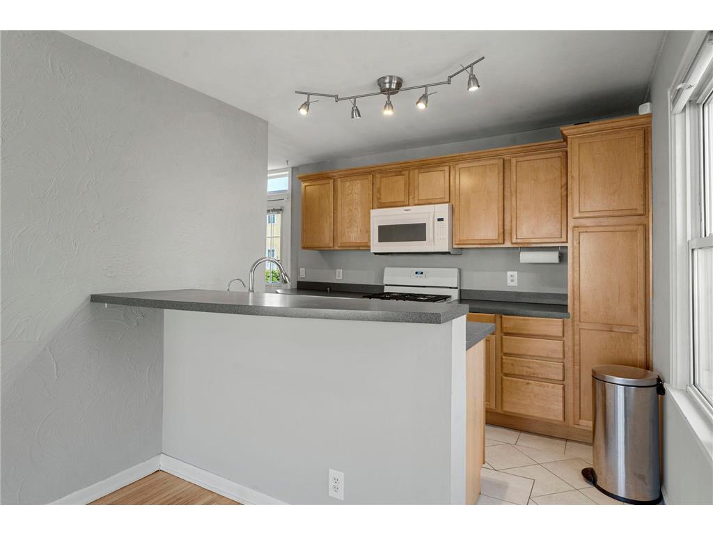 2043 Montreal Avenue Saint Paul MN 55116 7051872 image11