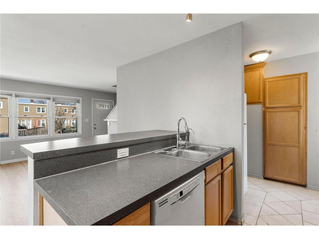 2043 Montreal Avenue Saint Paul MN 55116 7051872 image13