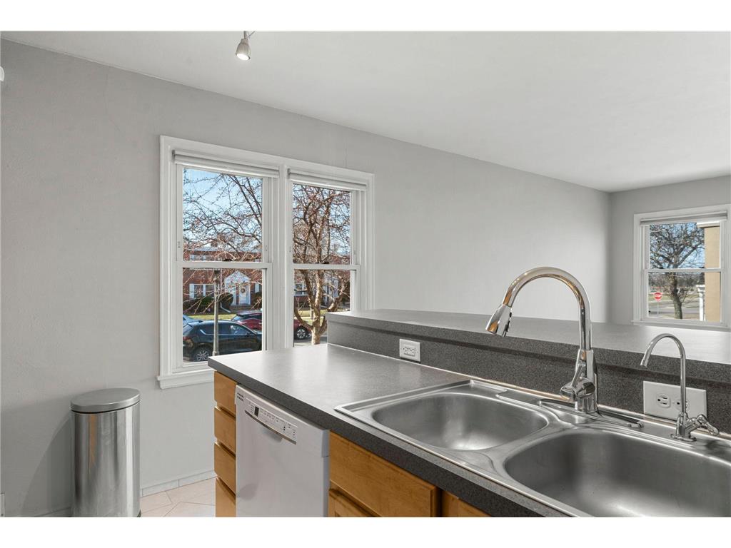 2043 Montreal Avenue Saint Paul MN 55116 7051872 image14