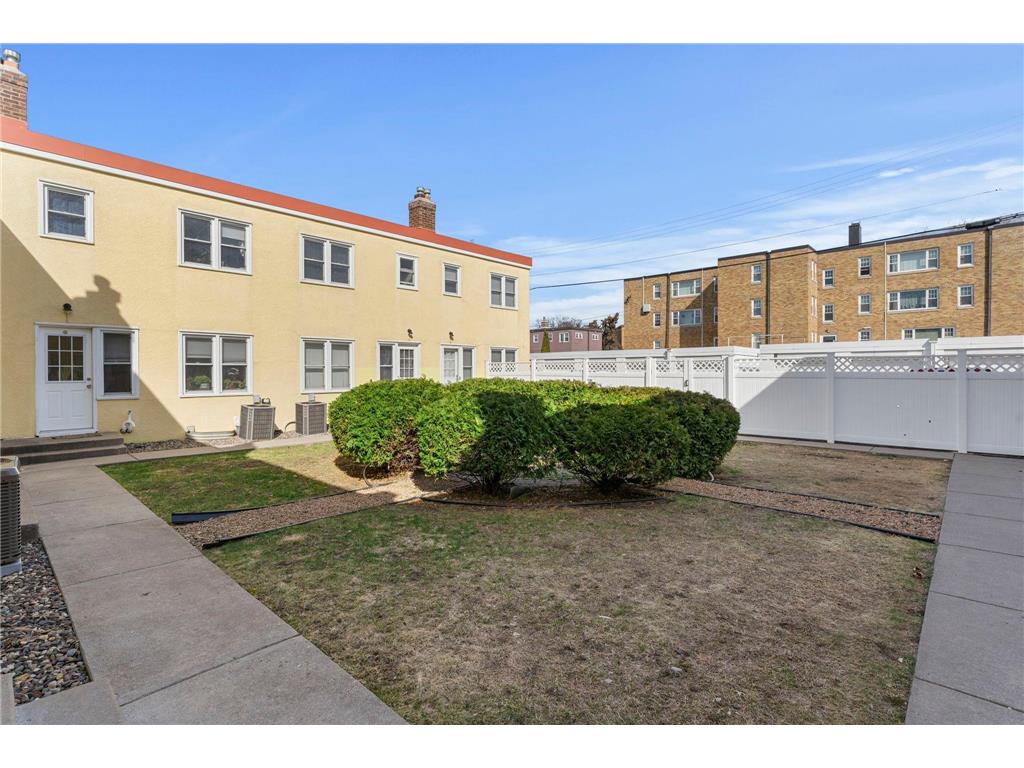 2043 Montreal Avenue Saint Paul MN 55116 7051872 image25