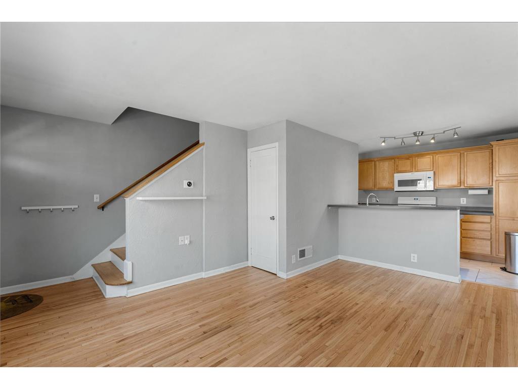 2043 Montreal Avenue Saint Paul MN 55116 7051872 image6