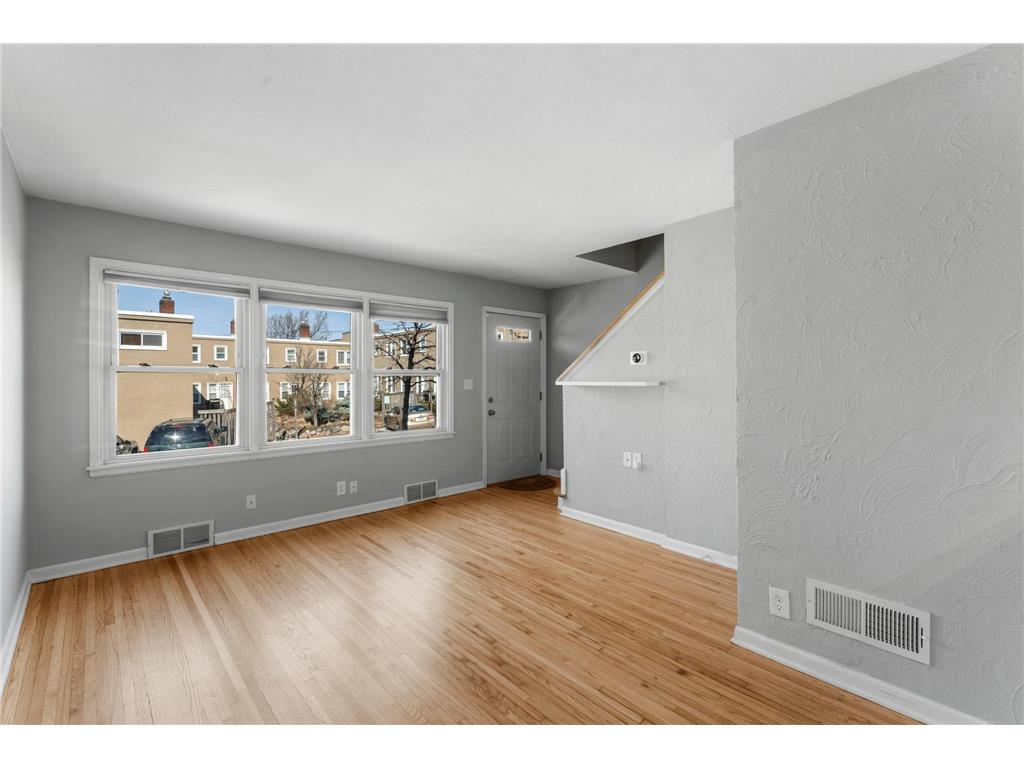 2043 Montreal Avenue Saint Paul MN 55116 7051872 image8