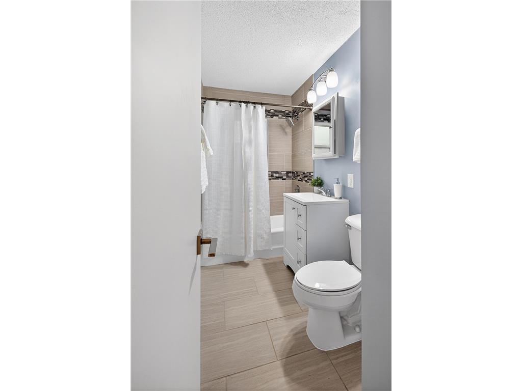 2043 Ramlow Place Saint Paul MN 55116 7062551 image16