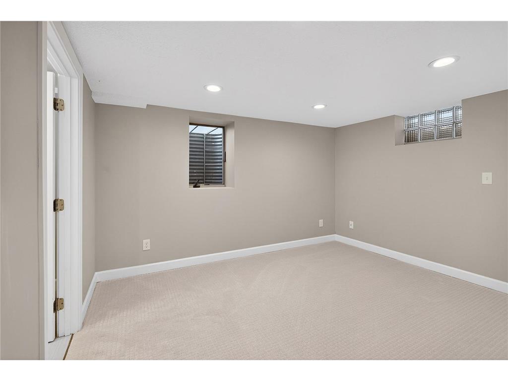 2043 Ramlow Place Saint Paul MN 55116 7062551 image19