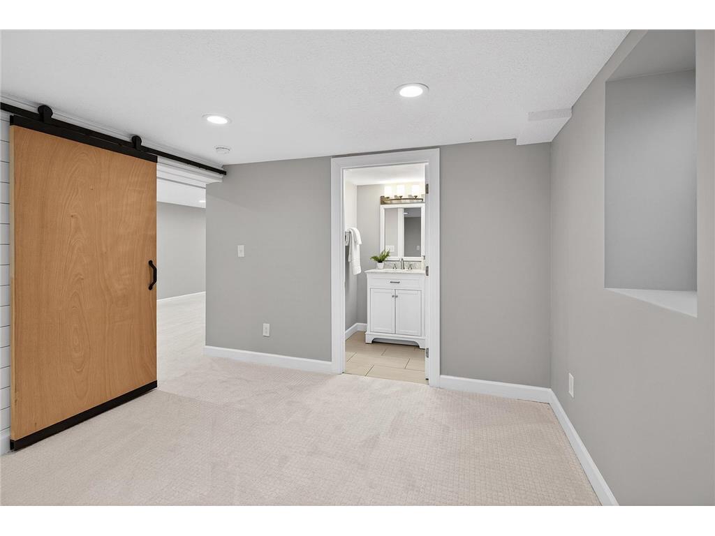 2043 Ramlow Place Saint Paul MN 55116 7062551 image20