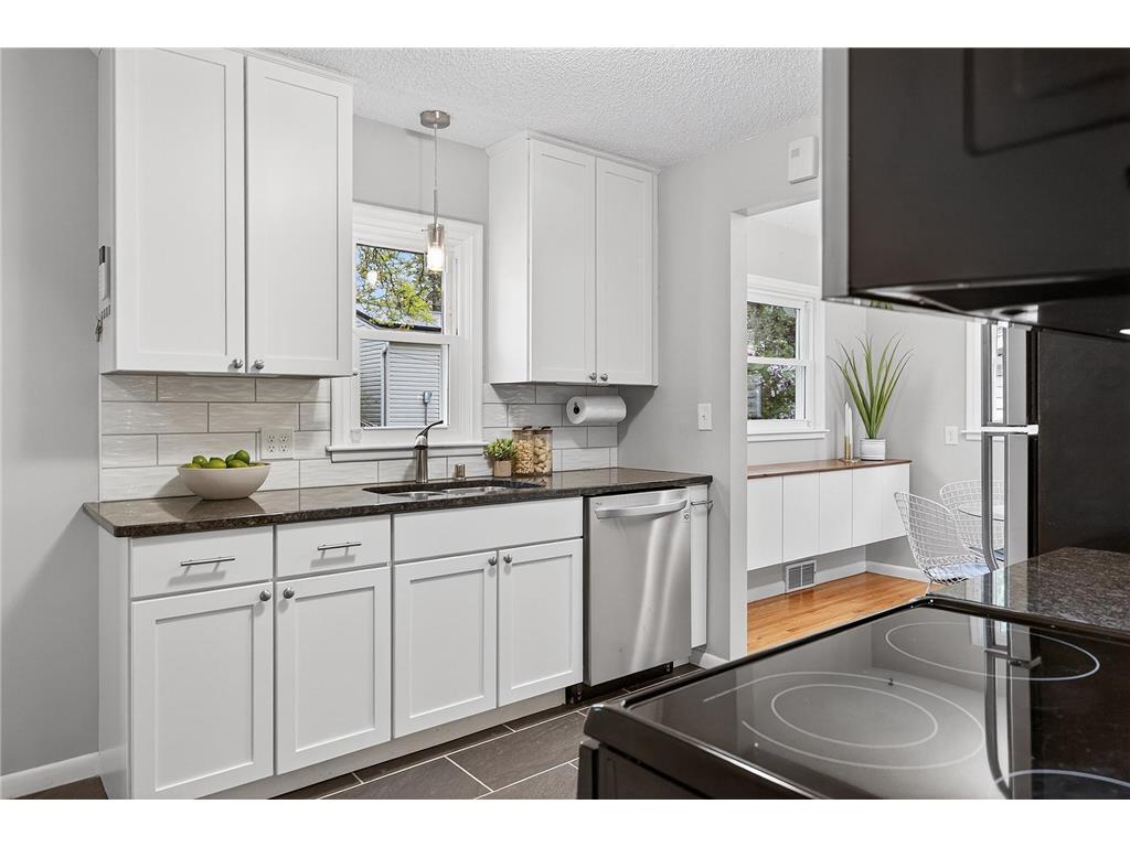 2043 Ramlow Place Saint Paul MN 55116 7062551 image6