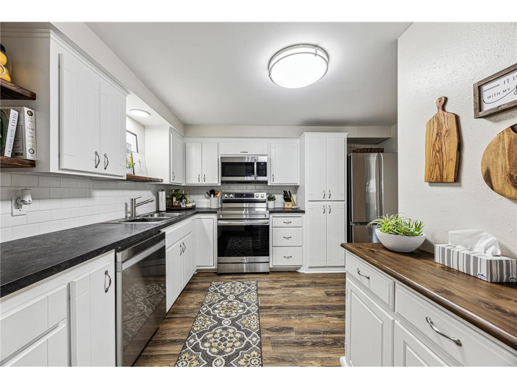 2044 13th Avenue W Shakopee MN 55379 6598429 image1