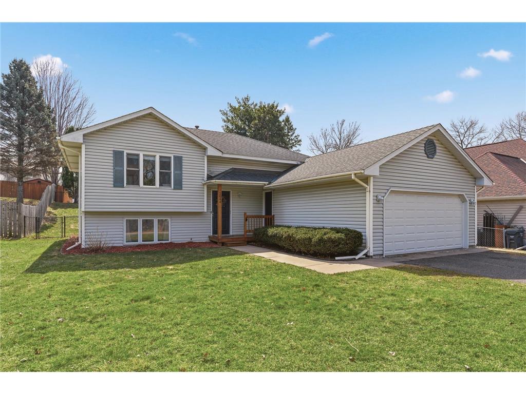 2044 Burke Avenue E North Saint Paul MN 55109 7051295 image1