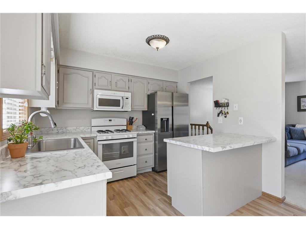2044 Burke Avenue E North Saint Paul MN 55109 7051295 image22