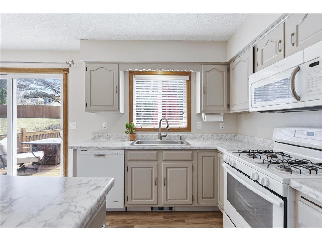 2044 Burke Avenue E North Saint Paul MN 55109 7051295 image23
