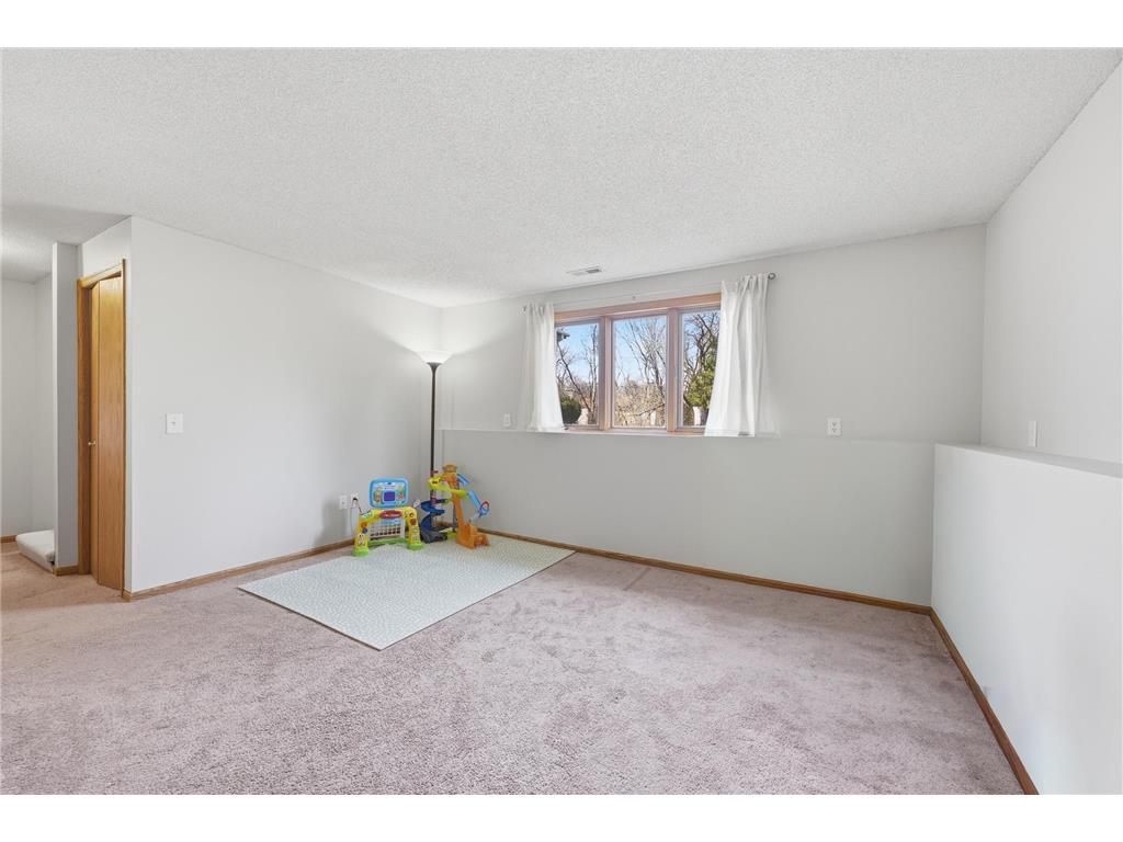 2044 Burke Avenue E North Saint Paul MN 55109 7051295 image34