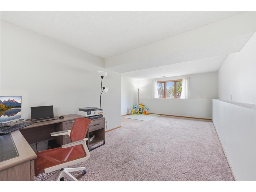 2044 Burke Avenue E North Saint Paul MN 55109 7051295 image38