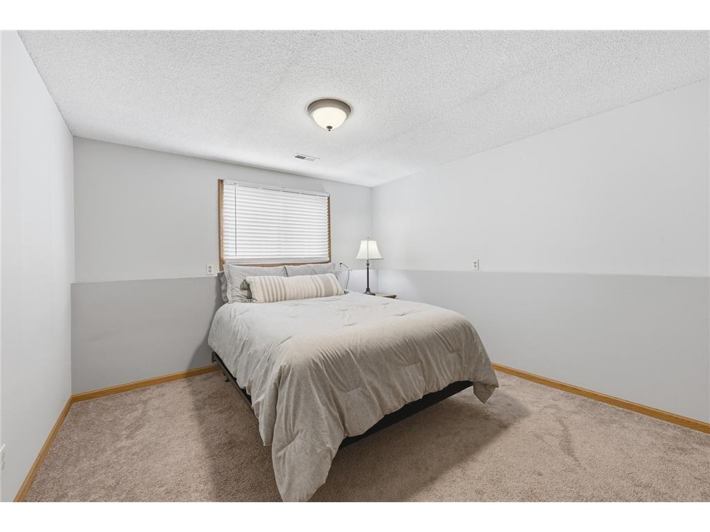 2044 Burke Avenue E North Saint Paul MN 55109 7051295 image39