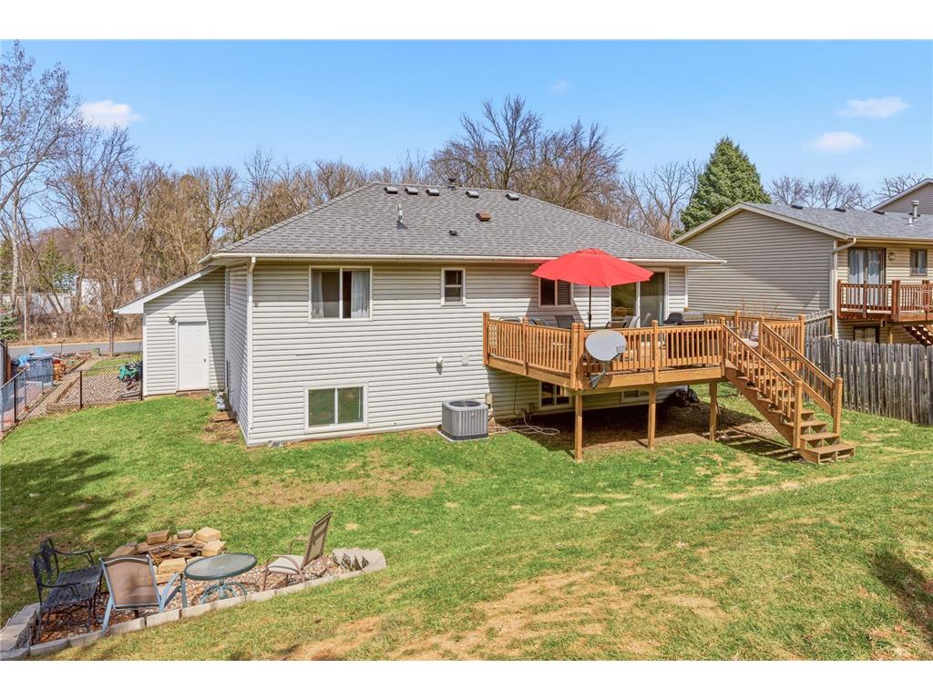2044 Burke Avenue E North Saint Paul MN 55109 7051295 image4