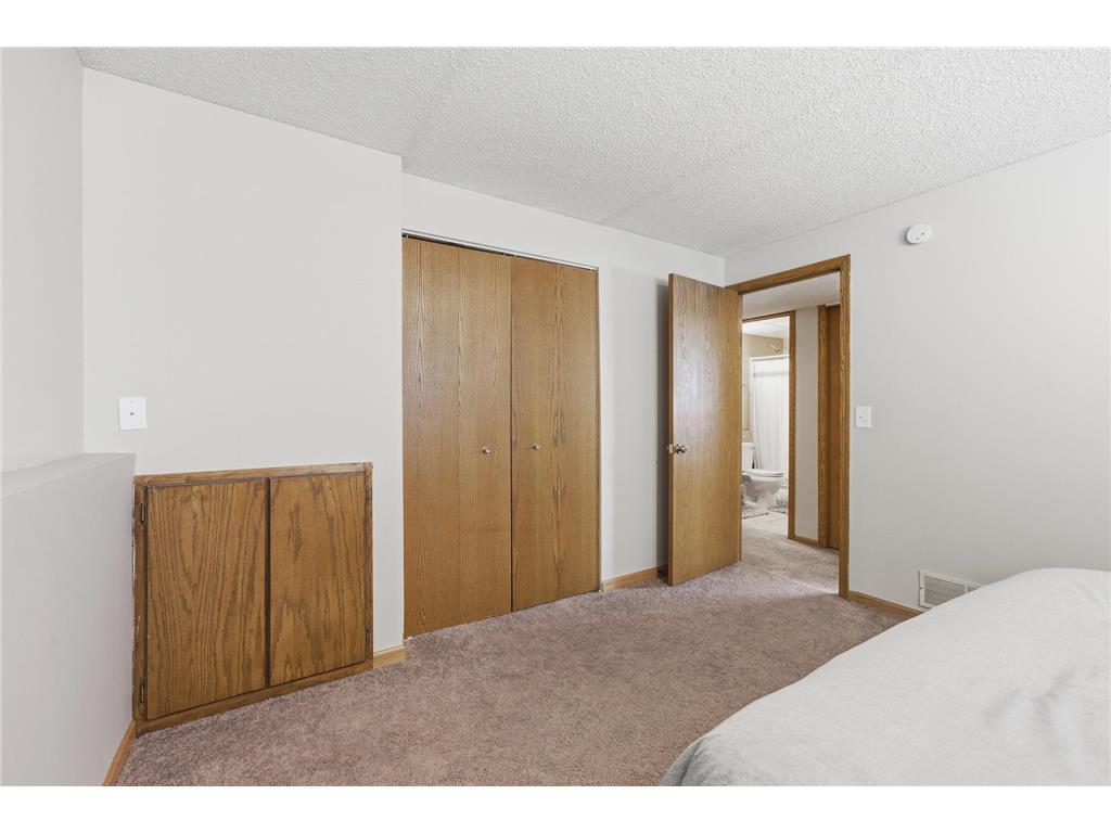 2044 Burke Avenue E North Saint Paul MN 55109 7051295 image40