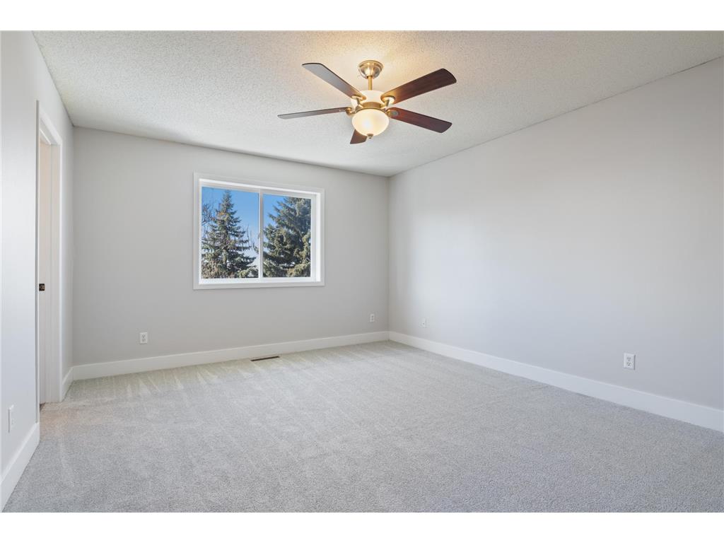 2045 Safari Heights Trail Eagan MN 55122 7027800 image20