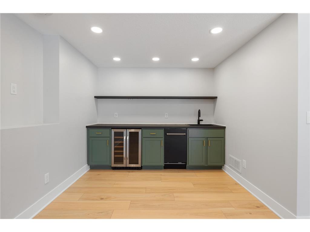 2045 Safari Heights Trail Eagan MN 55122 7027800 image28