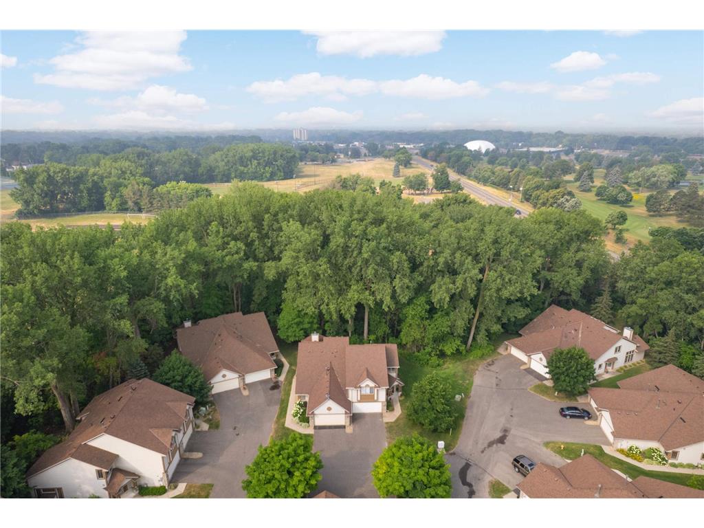 2046 Holloway Avenue E Maplewood MN 55109 6384039 image1