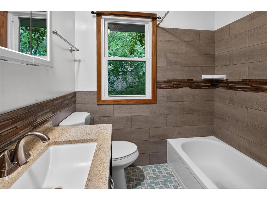 2046 Reaney Avenue E Saint Paul MN 55119 7090844 image15