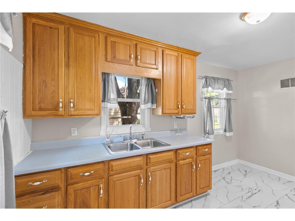 2047 Minnehaha Avenue E Saint Paul MN 55119 7105415 image6