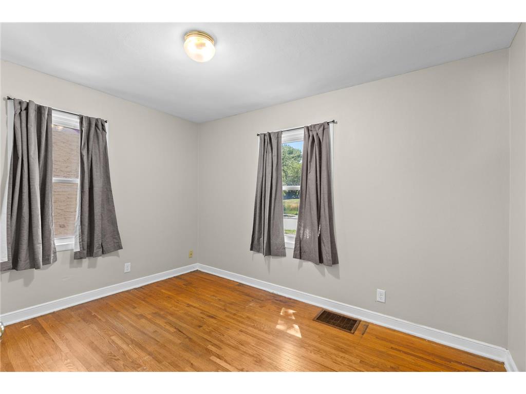 2047 Minnehaha Avenue E Saint Paul MN 55119 7105415 image8