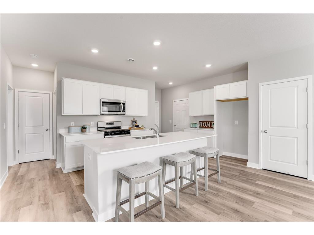 2047 Rainier Drive Shakopee MN 55379 6702402 image1