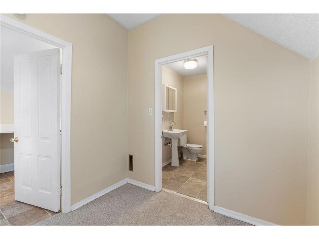 2048 Carroll Avenue Saint Paul MN 55104 7053661 image11