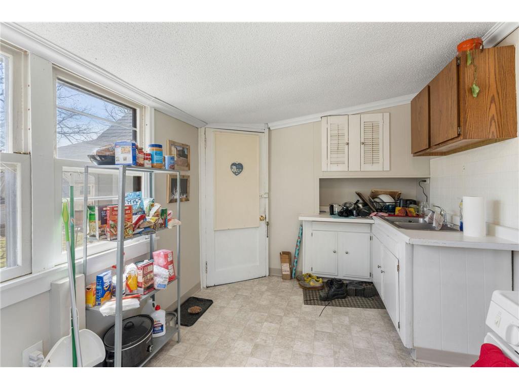2048 Carroll Avenue Saint Paul MN 55104 7053661 image19