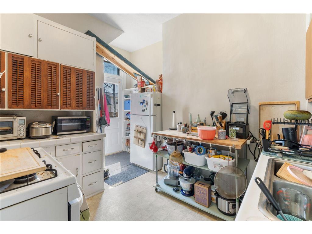 2048 Carroll Avenue Saint Paul MN 55104 7053661 image22