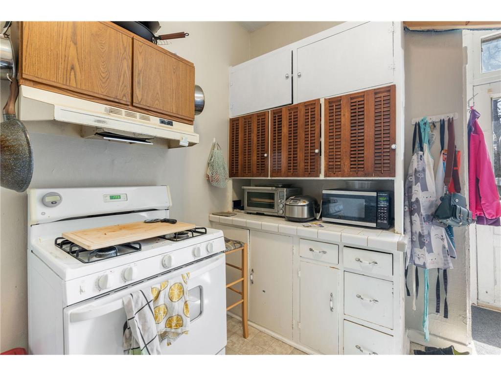 2048 Carroll Avenue Saint Paul MN 55104 7053661 image23