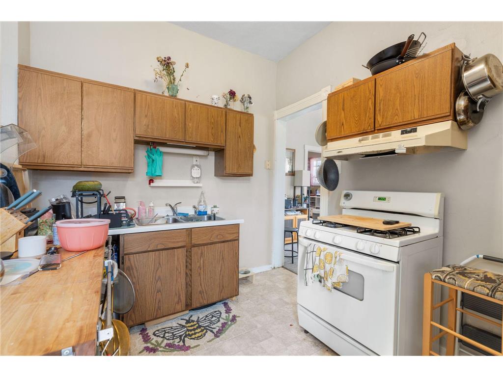 2048 Carroll Avenue Saint Paul MN 55104 7053661 image24