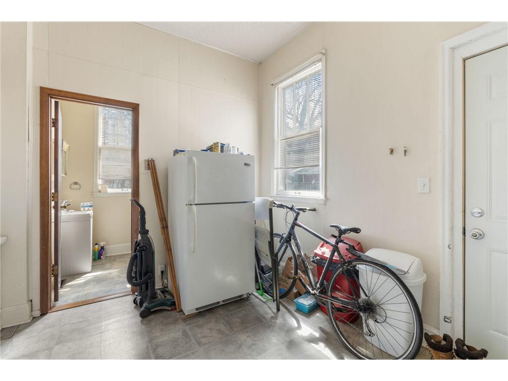 2048 Carroll Avenue Saint Paul MN 55104 7053661 image33