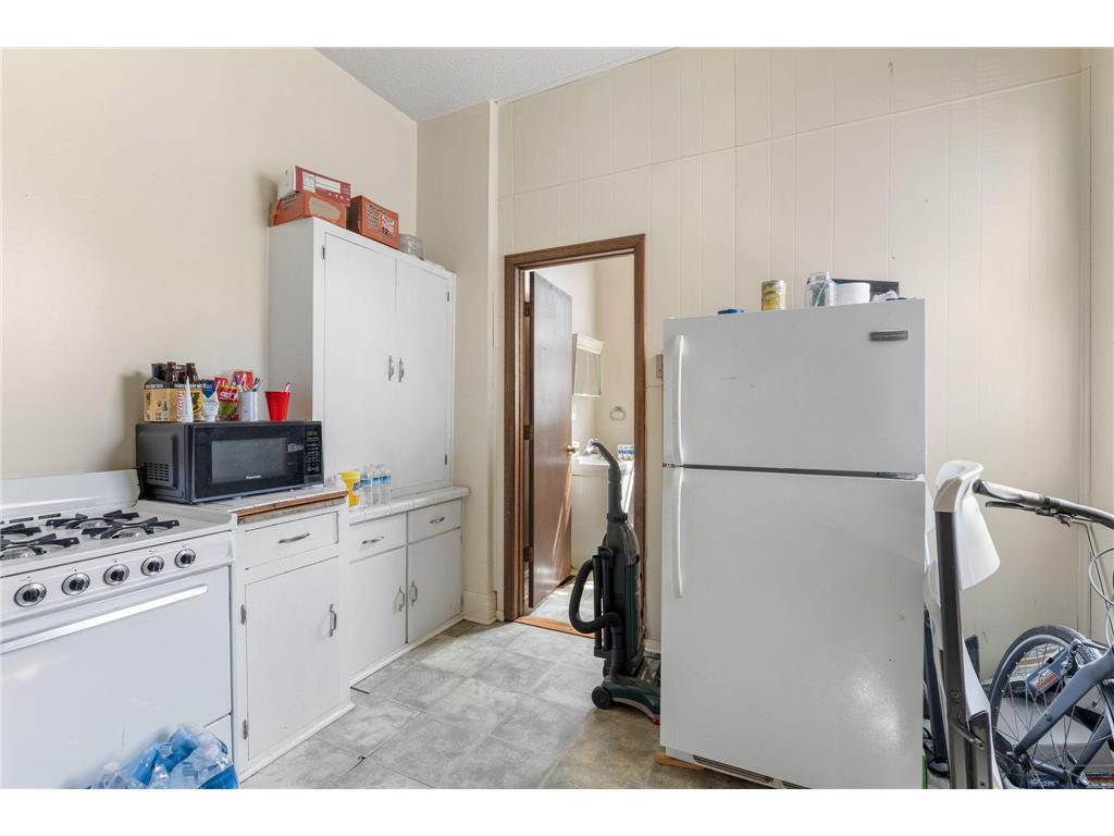 2048 Carroll Avenue Saint Paul MN 55104 7053661 image36