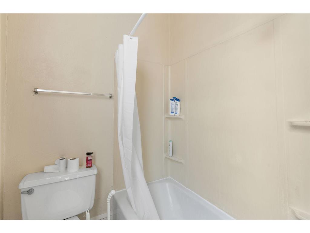 2048 Carroll Avenue Saint Paul MN 55104 7053661 image37